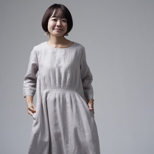 Truly Scrumptious様 新品【wahu】タックワンピース ワフ wafu【リネンワンピース】見た目に自信。スマートに魅せる