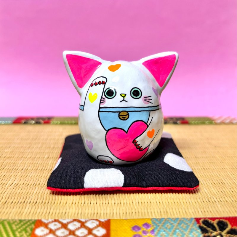 Heart Cat Daruma [Large] Pink Ear Heart - Items for Display - Clay Pink