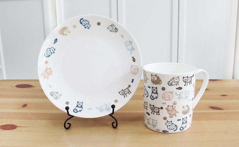 Diandian cat bone china cup and plate set (one cup and one plate) - แก้วมัค/แก้วกาแฟ - เครื่องลายคราม ขาว