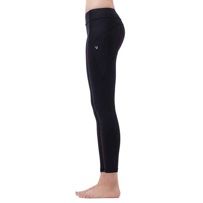 [MACACA]-2" thin hip fixed nine pants - AWE7011 black - Women's Yoga Apparel - Polyester Black