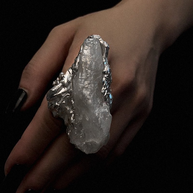 Wandering crystal no.1 - General Rings - Crystal White