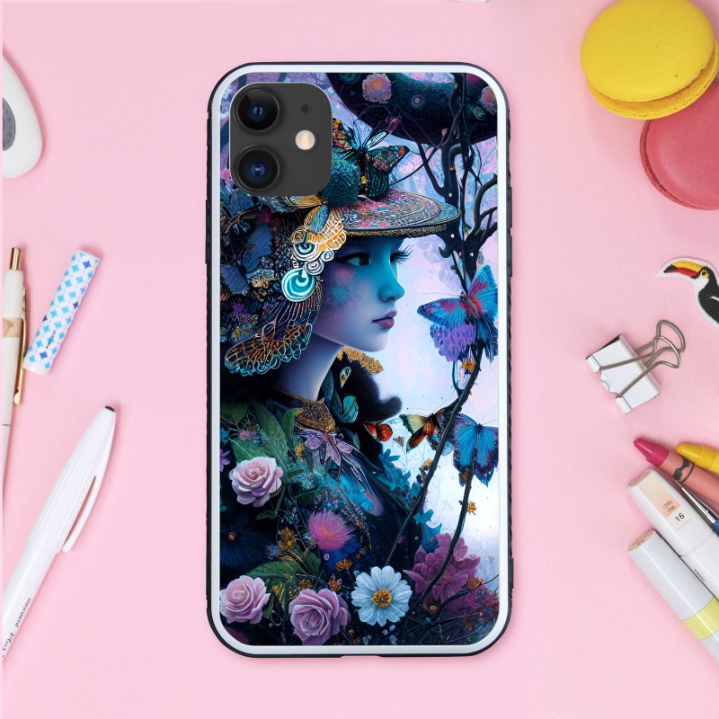 幻想的できらびやかな帽子がゆめかわいい森の中の魔女と花や蝶 スマホケース【強化ガラス仕上げ】iPhone16 対応 - 手機殼/手機套 - 塑膠 多色