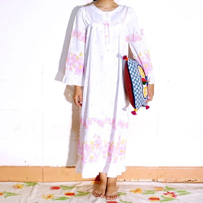 BajuTua / vintage / cherry pink trumpet-day version Sleeve Pajamas vintage sakura pink sleeping wear - One Piece Dresses - Cotton & Hemp White