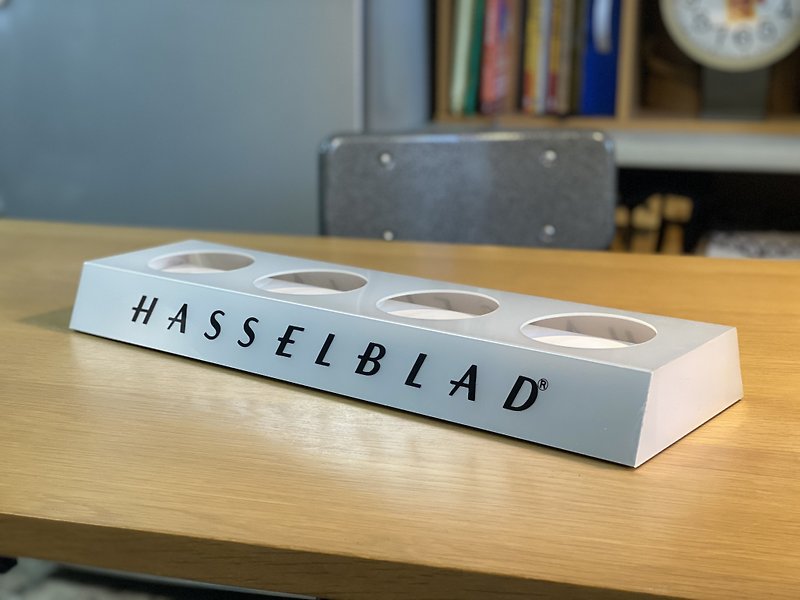 Swede Hasselblad lens display stand -silver - กล้อง - พลาสติก 