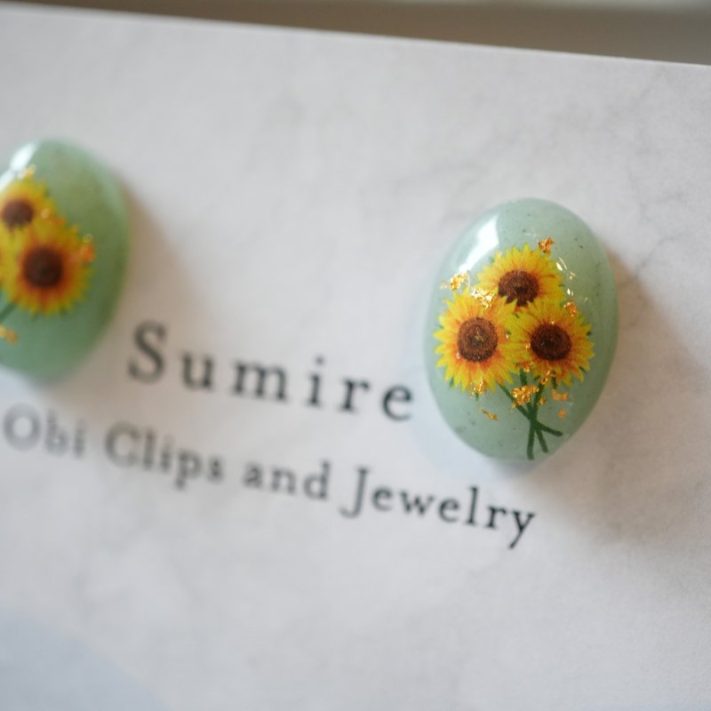 グリーンアベンチュリンとひまわりのピアス　イヤリング変更可　天然石×金箔×夏の花 - ピアス・イヤリング - 宝石 グリーン