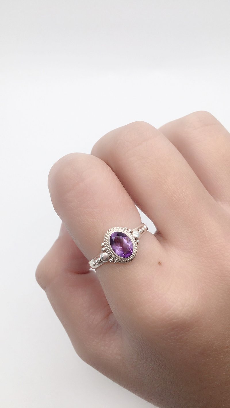 紫水晶925純銀典雅款戒指 尼泊爾手工鑲嵌製作 - 戒指 - 寶石 紫色