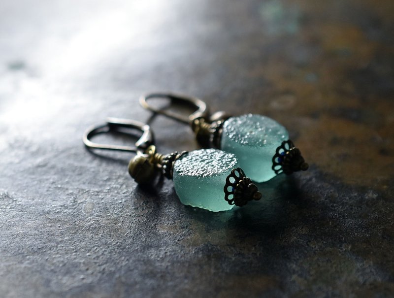 Soda blue Roman glass with hidden blue beads and ethnic bell earrings - ต่างหู - แก้ว 