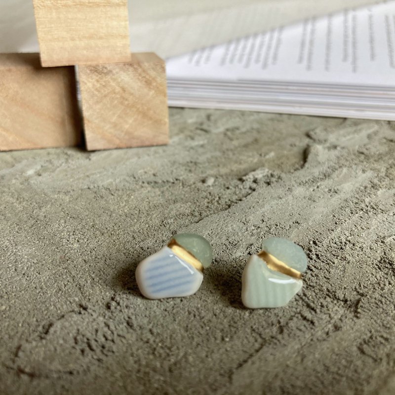 海玻璃 海陶器的金繼 耳針/ 耳夾【薄荷綠色×淺藍色】條紋 - 耳環/耳夾/耳骨夾 - 不鏽鋼 綠色