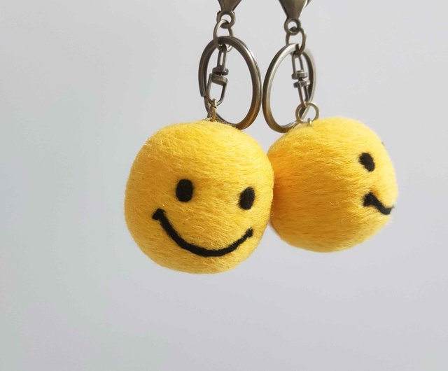 スタイリングイージーカード】イエロースマイルフェイス羊毛フェルト