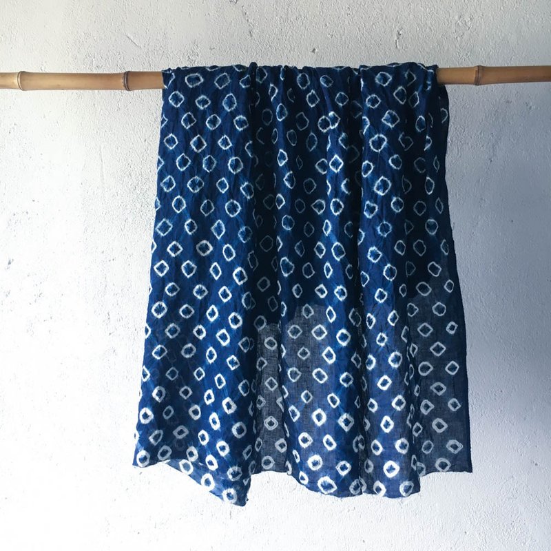 Blue-dyed tie-dyed linen small circle linen fabric fabric - เย็บปัก/ถักทอ/ใยขนแกะ - ลินิน 