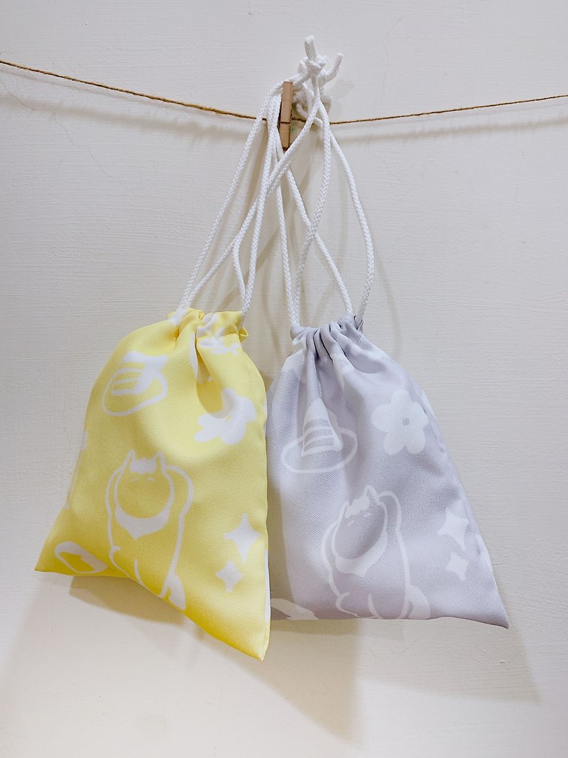 【束口袋】貓咪單單的舒適圈 旅行小幫手束口袋 黃、灰2色 現貨 - 水桶包/束口袋 - 聚酯纖維 