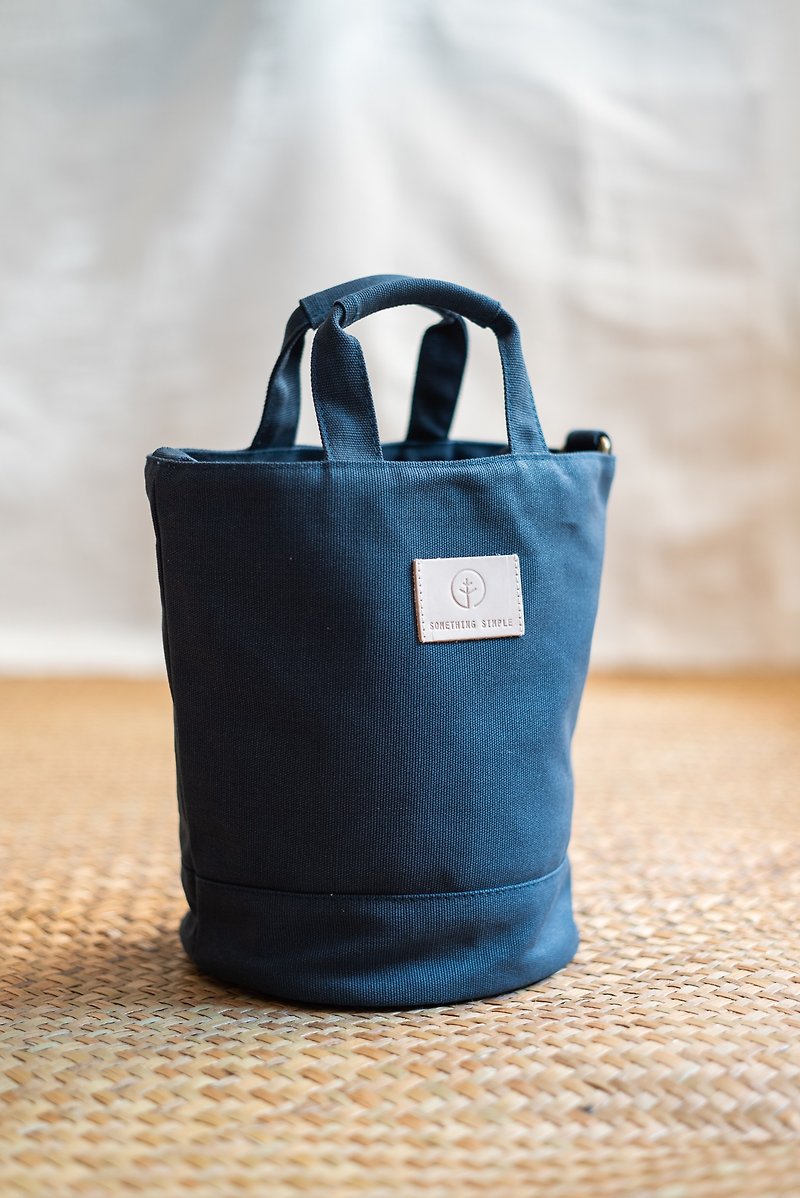 RIKU - canvas bucket bag (navy) - Drawstring Bags - Cotton & Hemp Blue