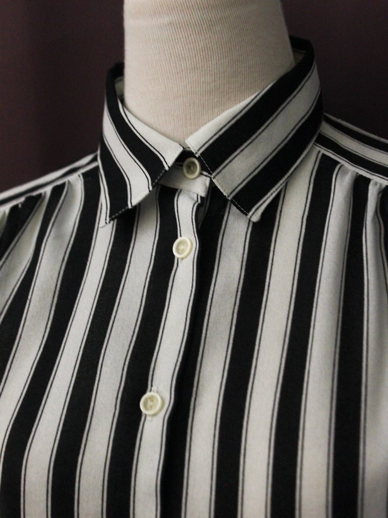復古歐洲簡約黑白條紋寬鬆長袖古著襯衫 Vintage Blouse - 女襯衫 - 聚酯纖維 黑色