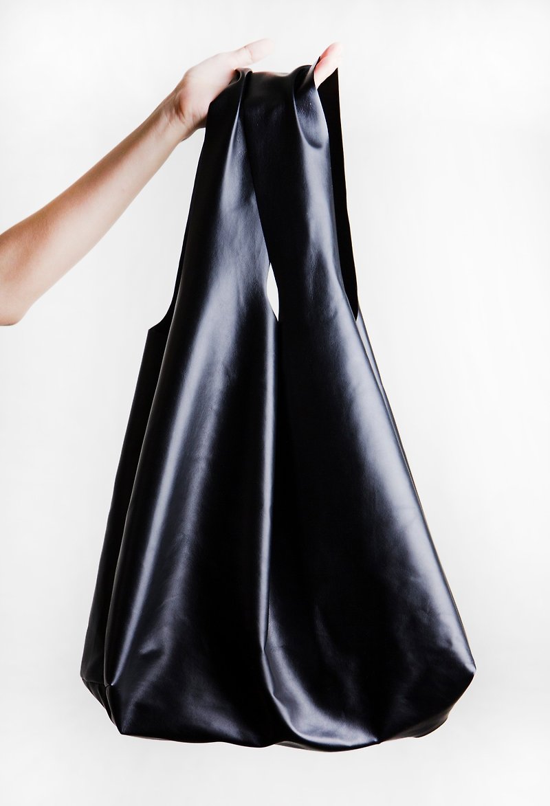 AM0000 | | |  類皮革 緞面內裡 法其包S號 - 側背包/斜孭袋 - 防水材質 黑色