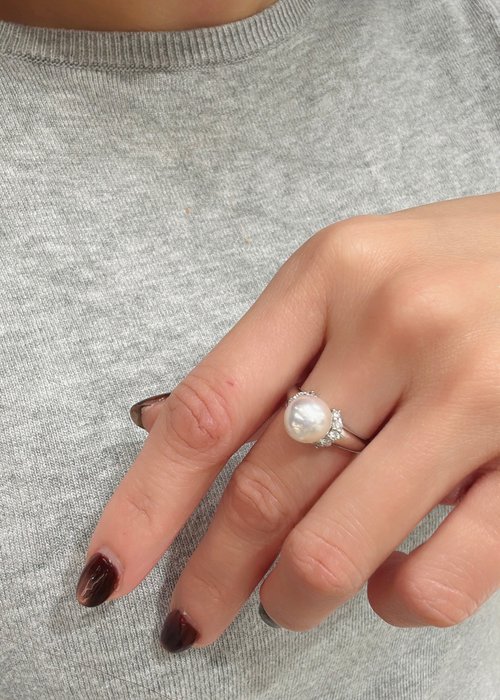 真珠　縦爪指輪、プラチナ トッププラチナアコヤ真珠リングプラチナ真珠ダイヤモンドリング