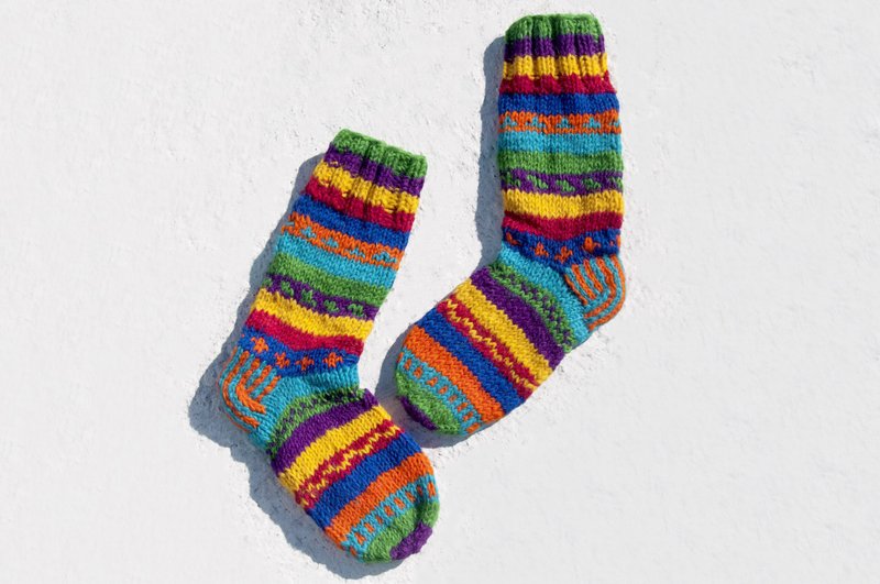 Christmas gift ideas gift exchange gift limited a hand-woven pure wool knit socks / bristle stockings / wool crocheted stockings / warm wool stockings - Nordic children's rainbow contrast color Santa Claus - Socks - Wool Multicolor