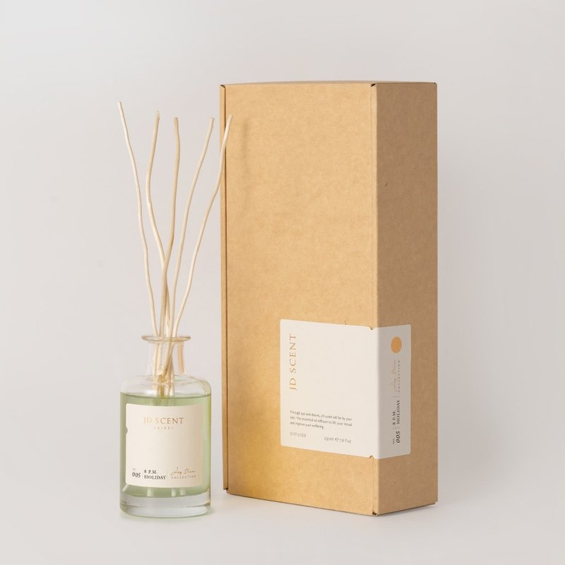 8 P.M. Holiday Reed Diffuser - น้ำหอม - น้ำมันหอม สีกากี