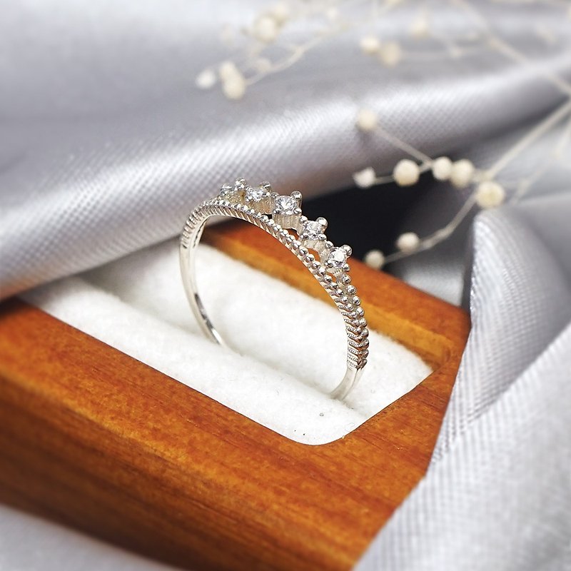 Elegant crown sterling silver double ring ring Taffy series small diamond ring 925 sterling silver ring tail ring - แหวนทั่วไป - เงินแท้ สีเงิน