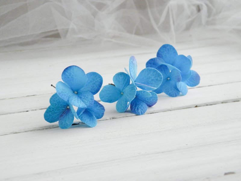 Blue flower hair pins bride Hydrangea wedding hair piece - เครื่องประดับผม - วัสดุอื่นๆ สีน้ำเงิน