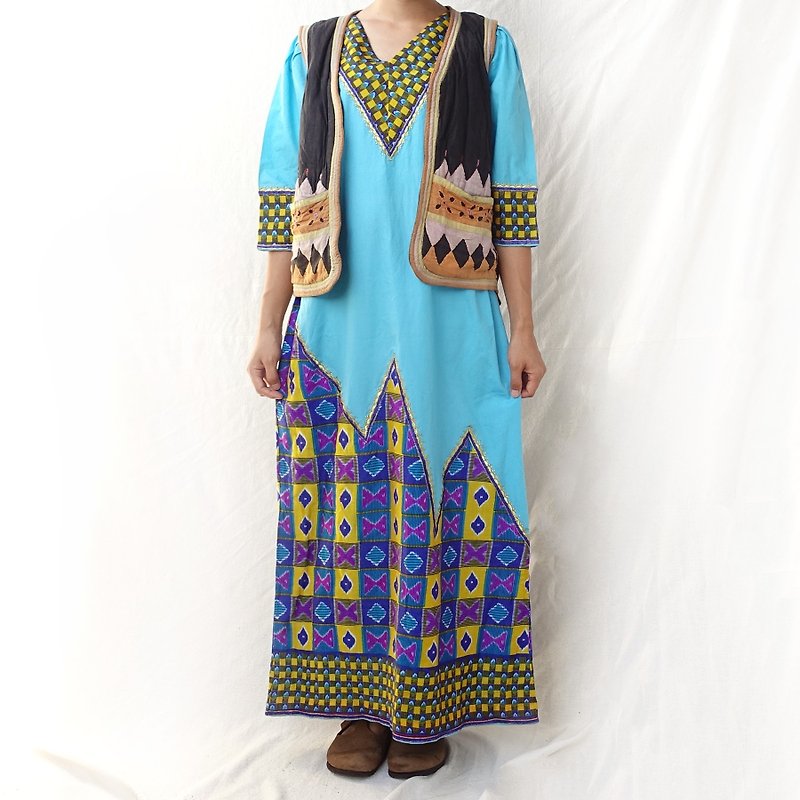 BajuTua / vintage / West African batik aqua blue totem dress
