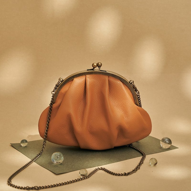 Clasp Crossbody Cloud Bag in Handmade Genuine Leather - Caramel - Messenger Bags & Sling Bags - Genuine Leather Brown