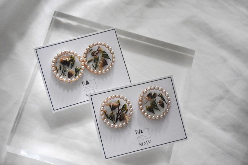 On-Ear Pearl Wrap Dried Flower Earrings with Removable Clips - Earrings & Clip-ons - Plants & Flowers Green