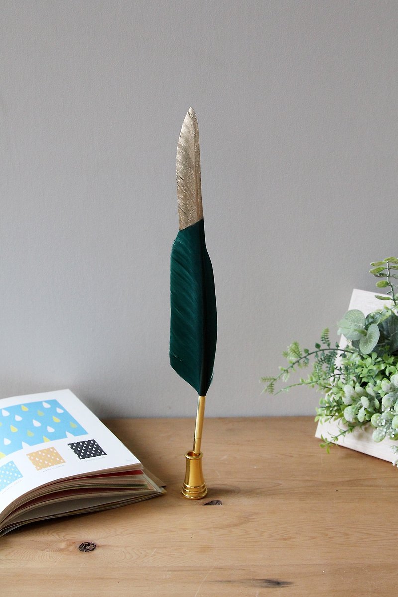 Japanese Magnets luxury style feather shape black ballpoint pen (green and gold mix and match) - ปากกา - โลหะ สีเขียว