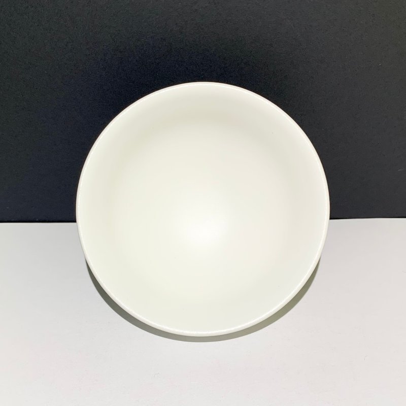 純白汝窯圓杯 / 邱毓寧 / 鶯歌燒 / A78 - 茶壺/茶杯/茶具 - 瓷 白色