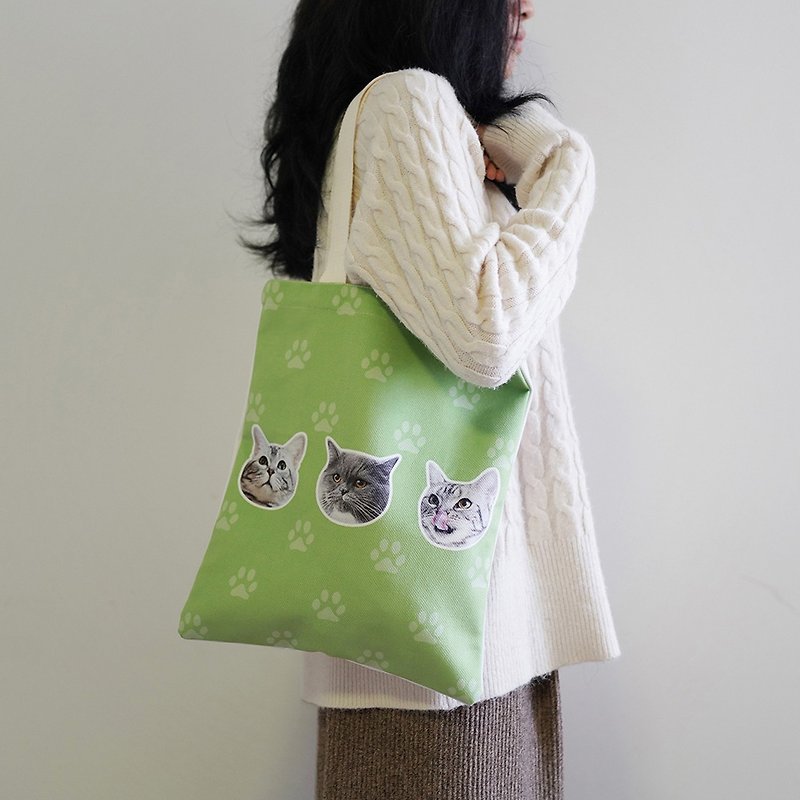 Customized tote bag illustration/photo/logo/text customization exclusive shoulder bag - Handbags & Totes - Cotton & Hemp Multicolor