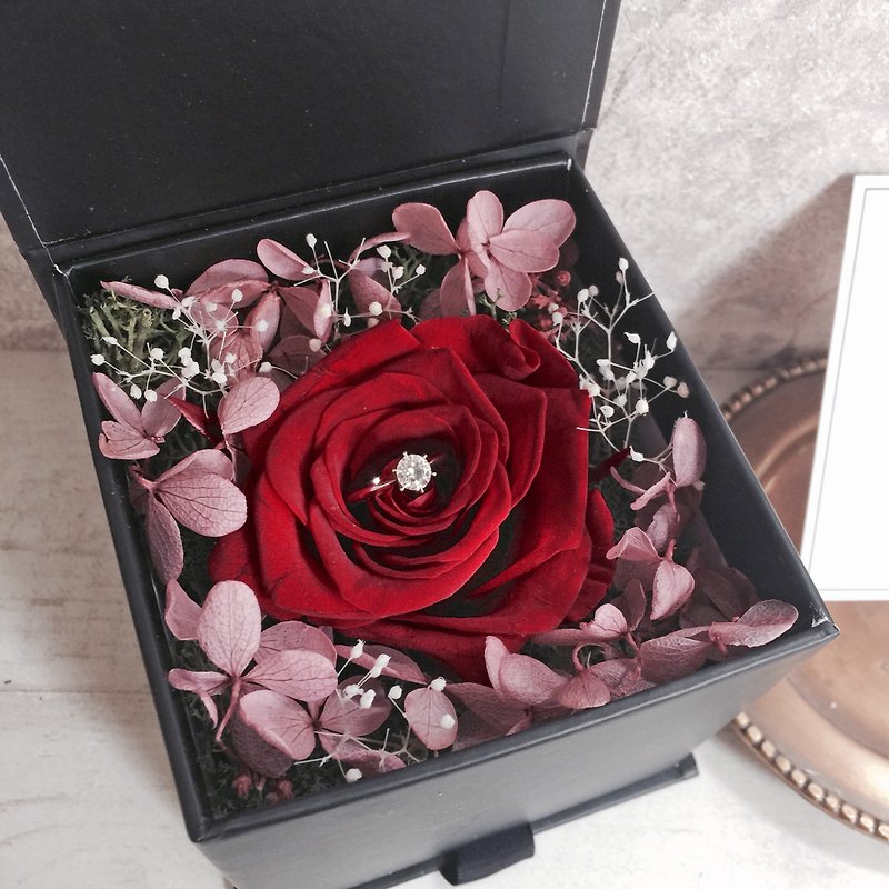 Preserved Rose Flower Box - ช่อดอกไม้แห้ง - พืช/ดอกไม้ 