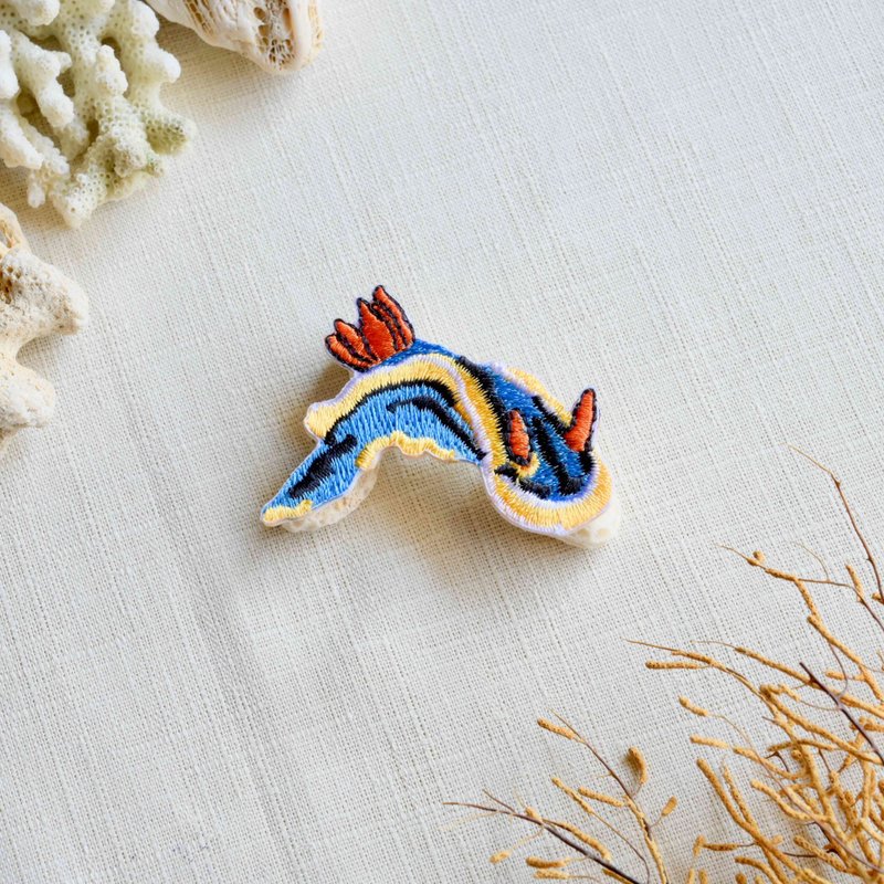 Sea slug-Chromodoris annae Embroidery badge - เข็มกลัด/พิน - งานปัก หลากหลายสี