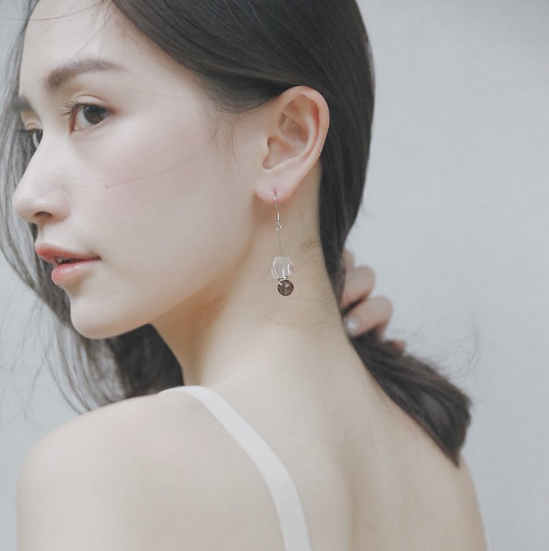 ZHU. Handmade earrings | Ore crystal (Christmas gift / natural stone / white crystal / ear clip) - ต่างหู - เครื่องเพชรพลอย สีนำ้ตาล