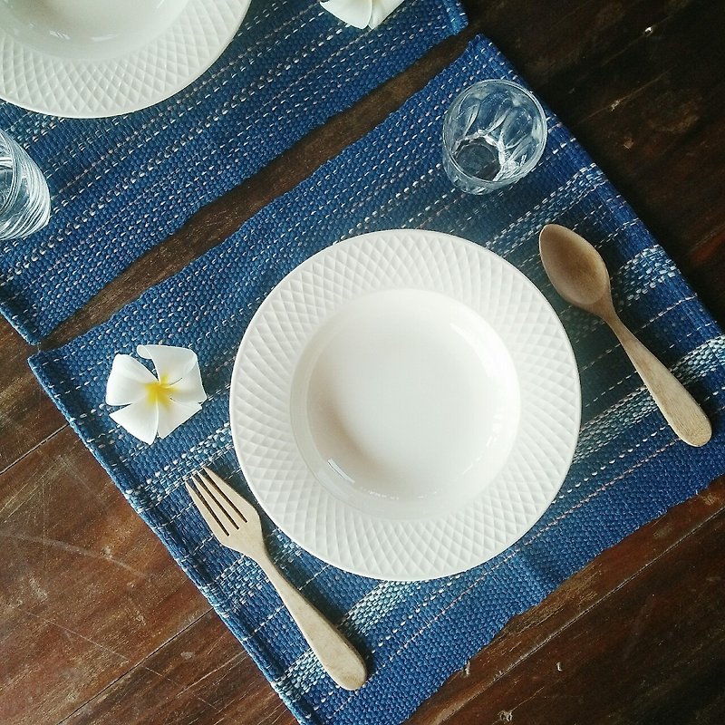 Karen ethnic hand-woven mat set of 2 / indigo / luncheon mat. Place mat / Thai plant dyeing & hand-woven / indigo-dyed / cotton - ผ้ารองโต๊ะ/ของตกแต่ง - ผ้าฝ้าย/ผ้าลินิน สีน้ำเงิน