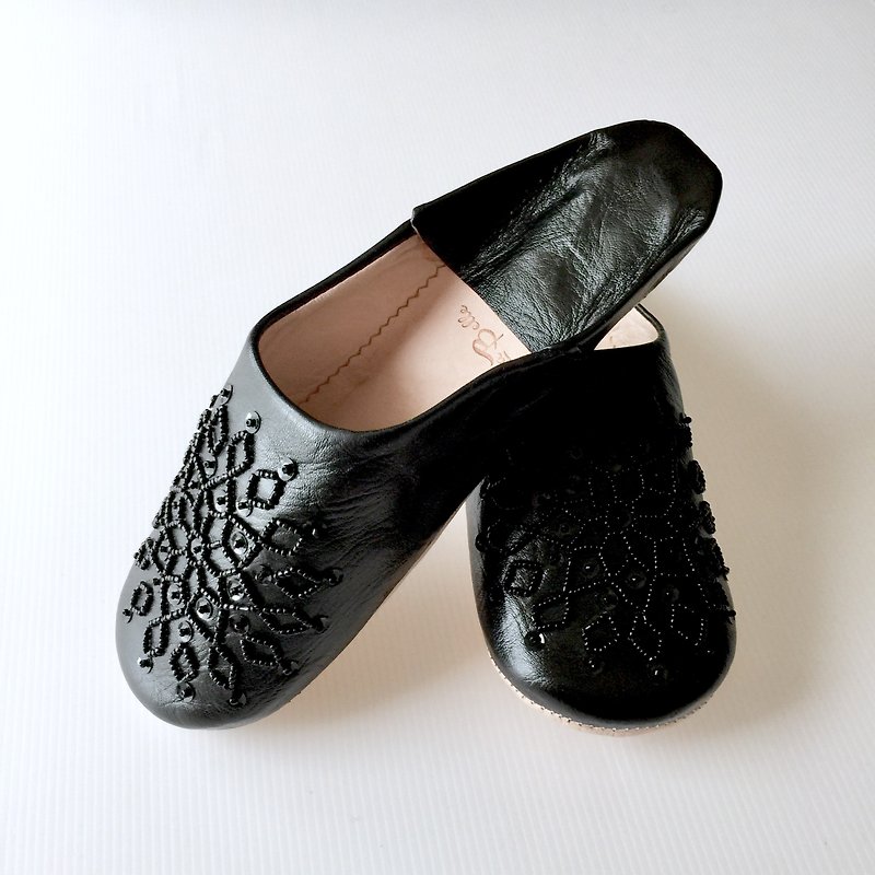 手縫い刺繍の上品バブーシュ　ノアラ　黒 - 置物 - 革 ブラック