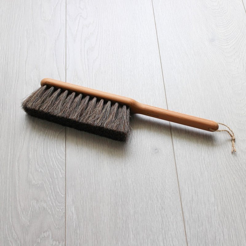 Universal small broom Swedish horse hair brush - อื่นๆ - ไม้ สีนำ้ตาล