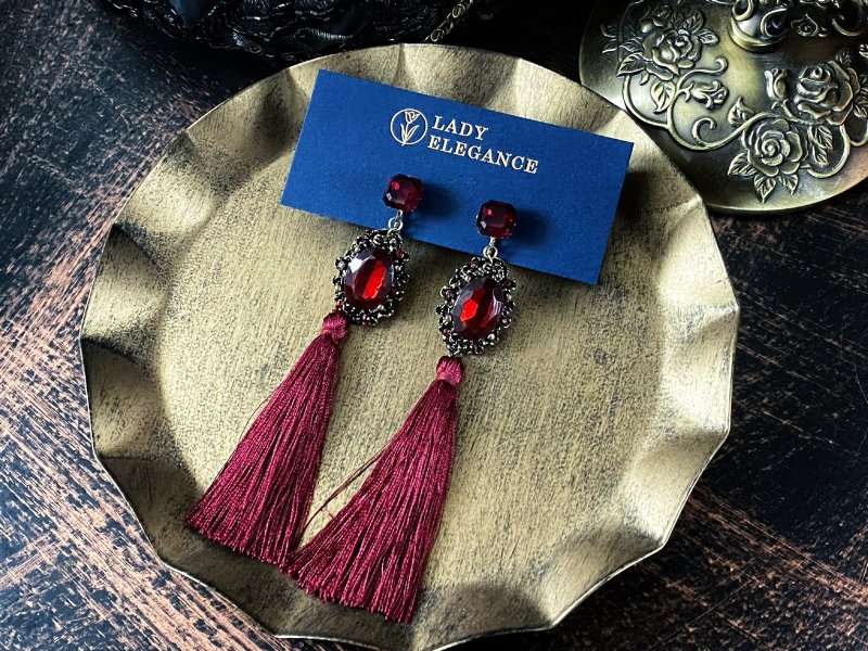 Milan catwalk old red crystal Gemstone tassel earrings - Earrings & Clip-ons - Other Metals 