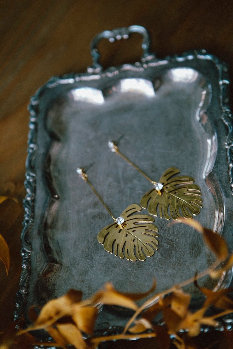 COR-DATE-棕櫚葉耳環 - 耳環/耳夾 - 其他材質 金色