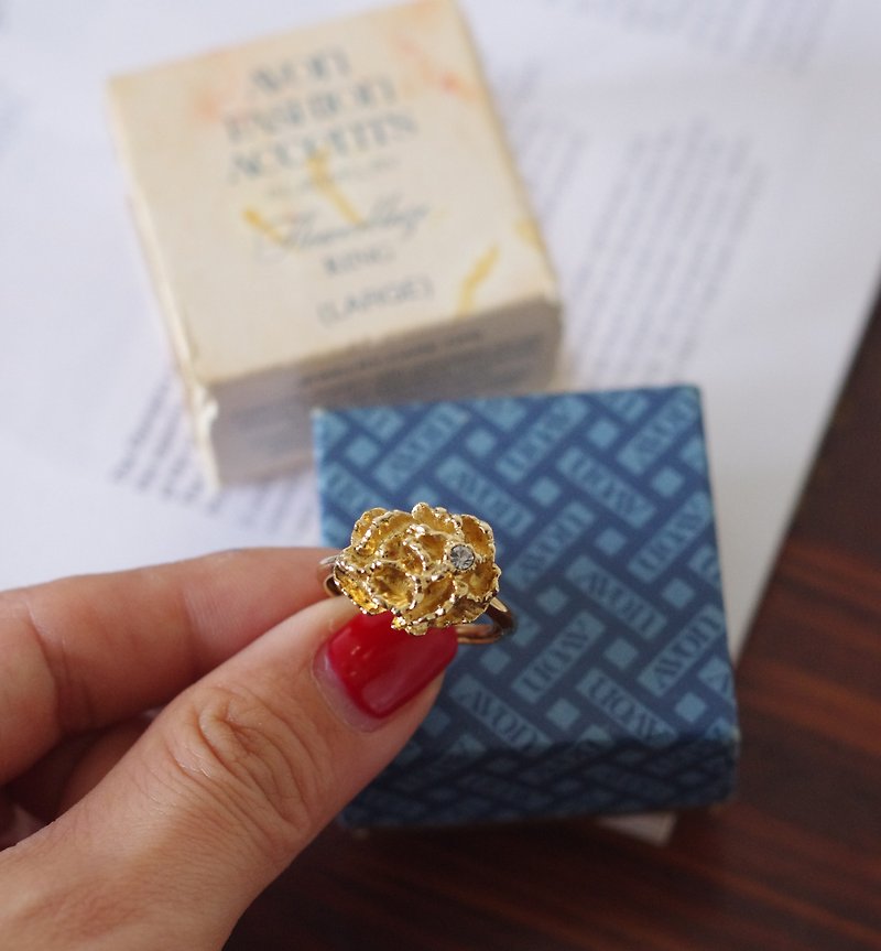 老又好古董珠寶 1976金色萊茵石花形戒指 Avon RIN144 - 戒指 - 其他金屬 金色