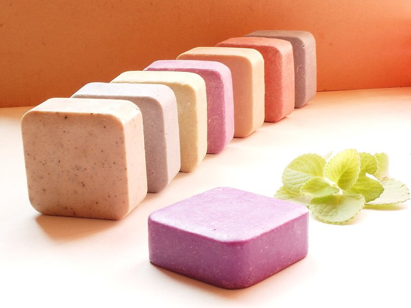 Lithospermum Black Salt Soothing Shampoo Soap Handmade soap is easy to wash, not sticky and not astringent (scalp care body soap) - ボディソープ - 寄せ植え・花 