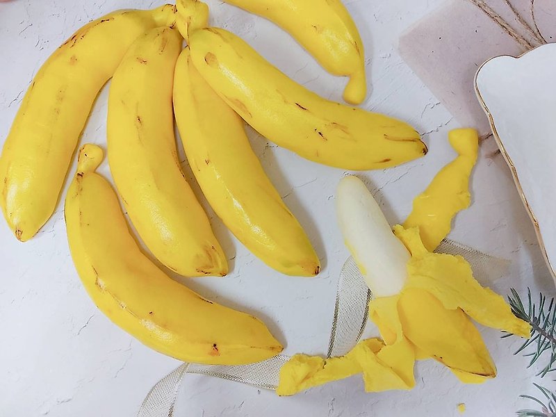 元気な手づくりバナナ型ミルクまんじゅうとまんじゅう（はがせる） - パン・トースト - 食材 