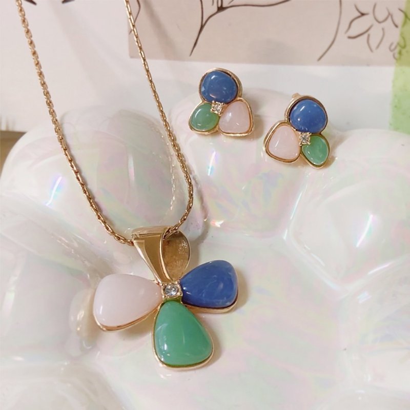[Western Antique Jewelry] 1982 Art Nouveau Flower Soft Tone Rhine Diamond Necklace Rainbow - Necklaces - Precious Metals Pink