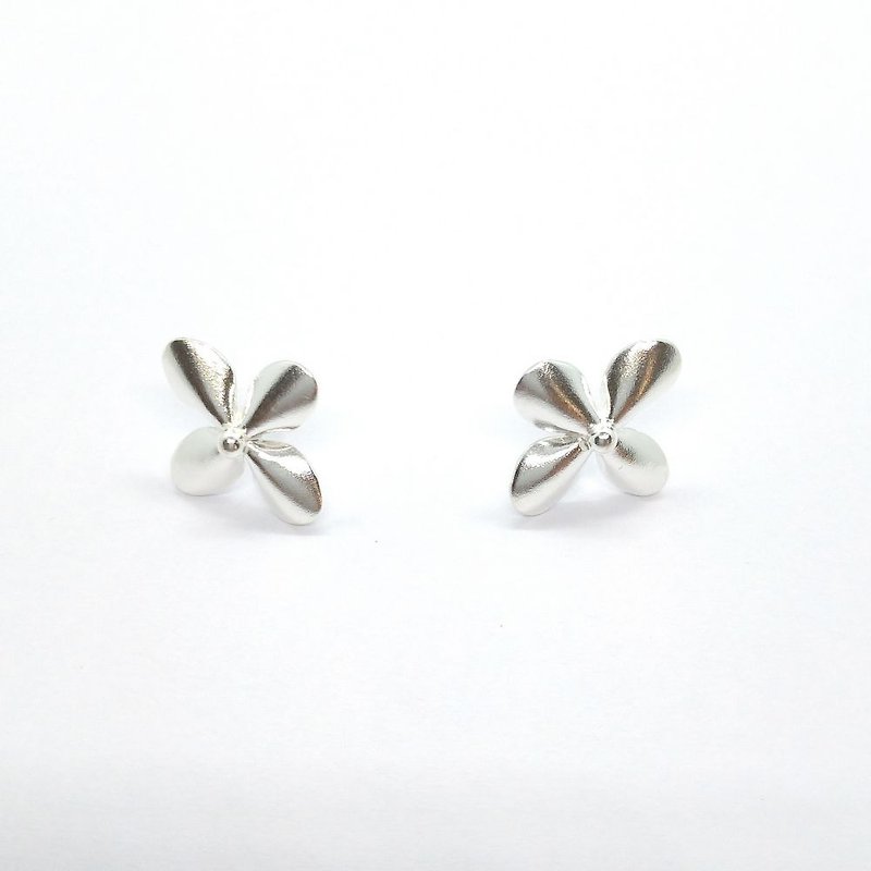 Four petals 925 Silver earrings - ต่างหู - เงิน สีเงิน