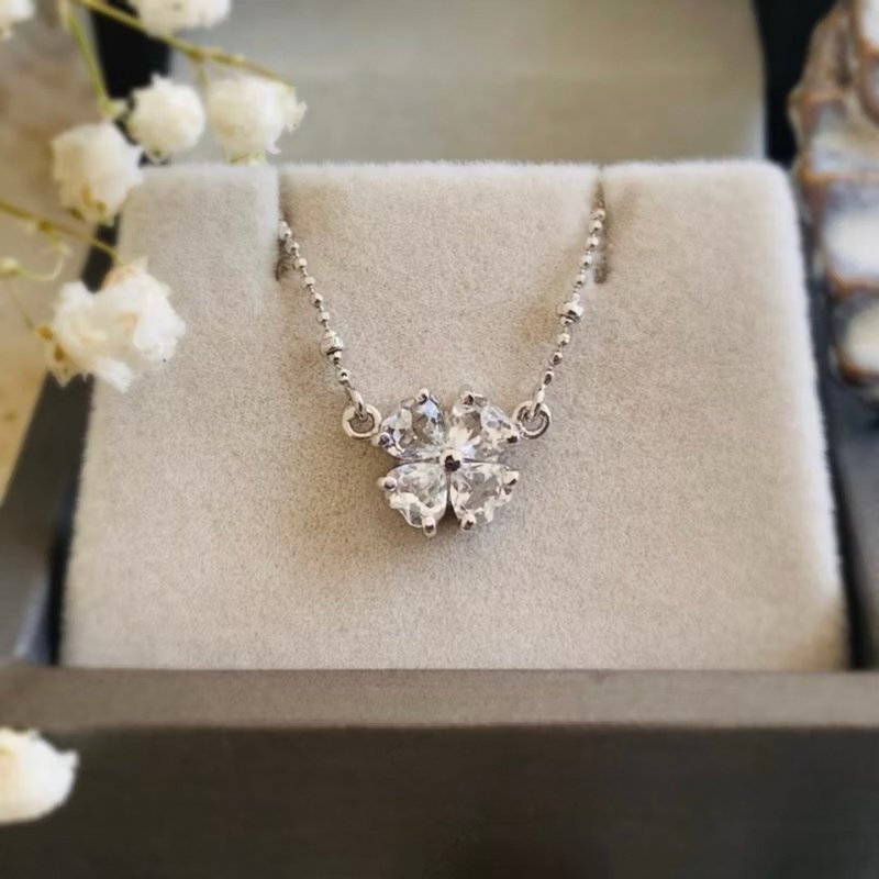 內建吊墜項鍊, 白色托帕石, 三葉草設計 (三葉草系列) - 項鍊 - 半寶石 白色