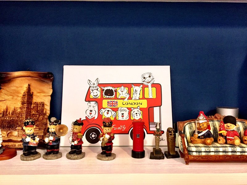 Q Family 4F無框畫 英倫巴士 還可從Q family 圖庫中另選圖案訂製 - 海報/掛畫/掛布 - 棉．麻 白色