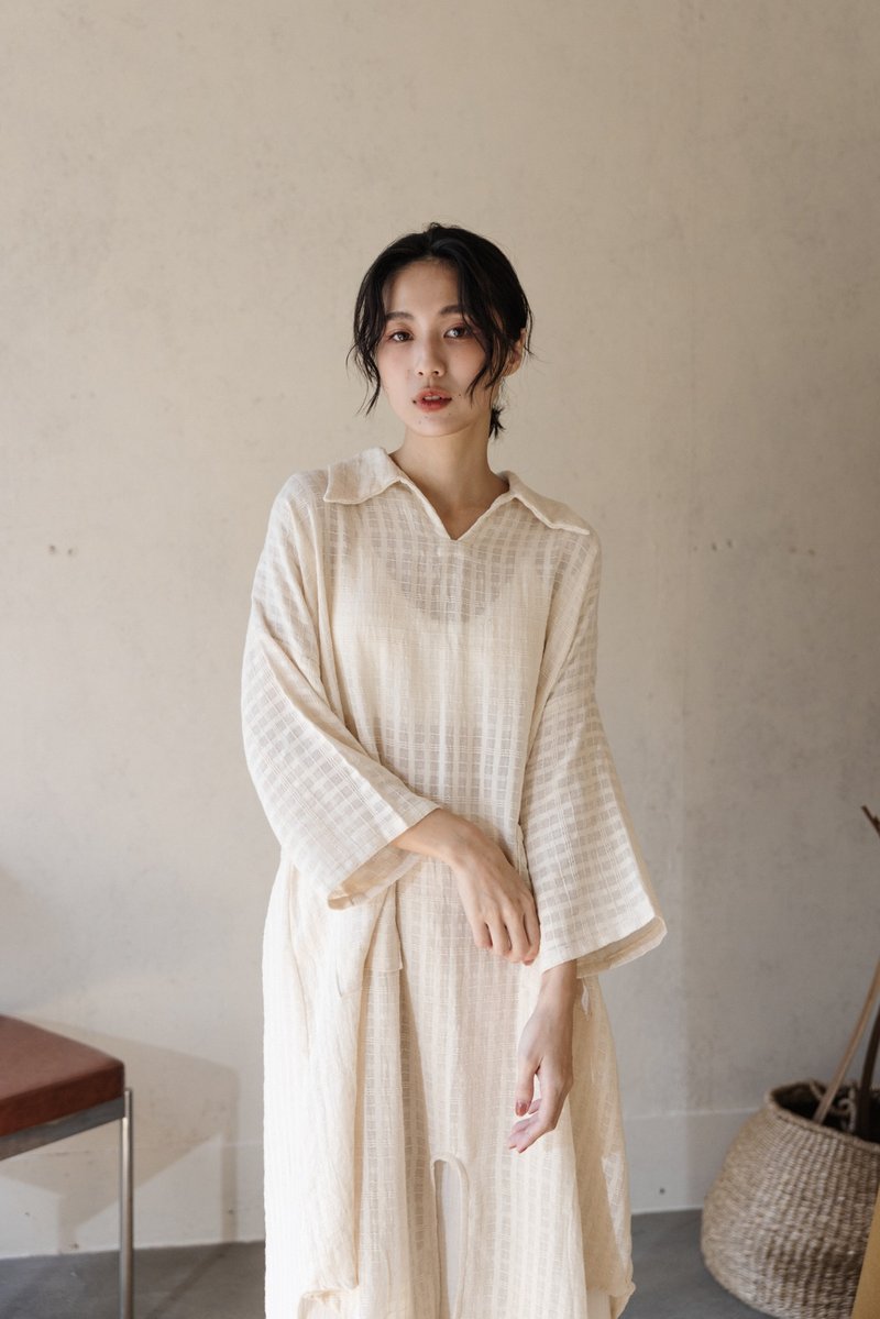 Long cover with back vent pockets_off-white plaid - Women's Tops - Cotton & Hemp White