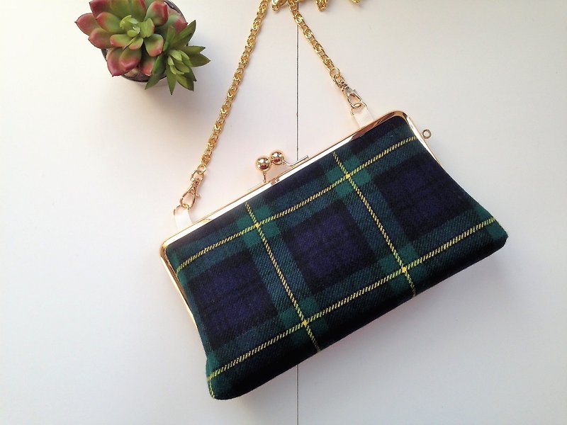 Large-capacity large clasp purse long wallet tartan check green - กระเป๋าสตางค์ - ขนแกะ สีเขียว