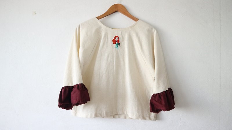 loose blouse with ruffle sleeve - 女短褲/五分褲 - 棉．麻 