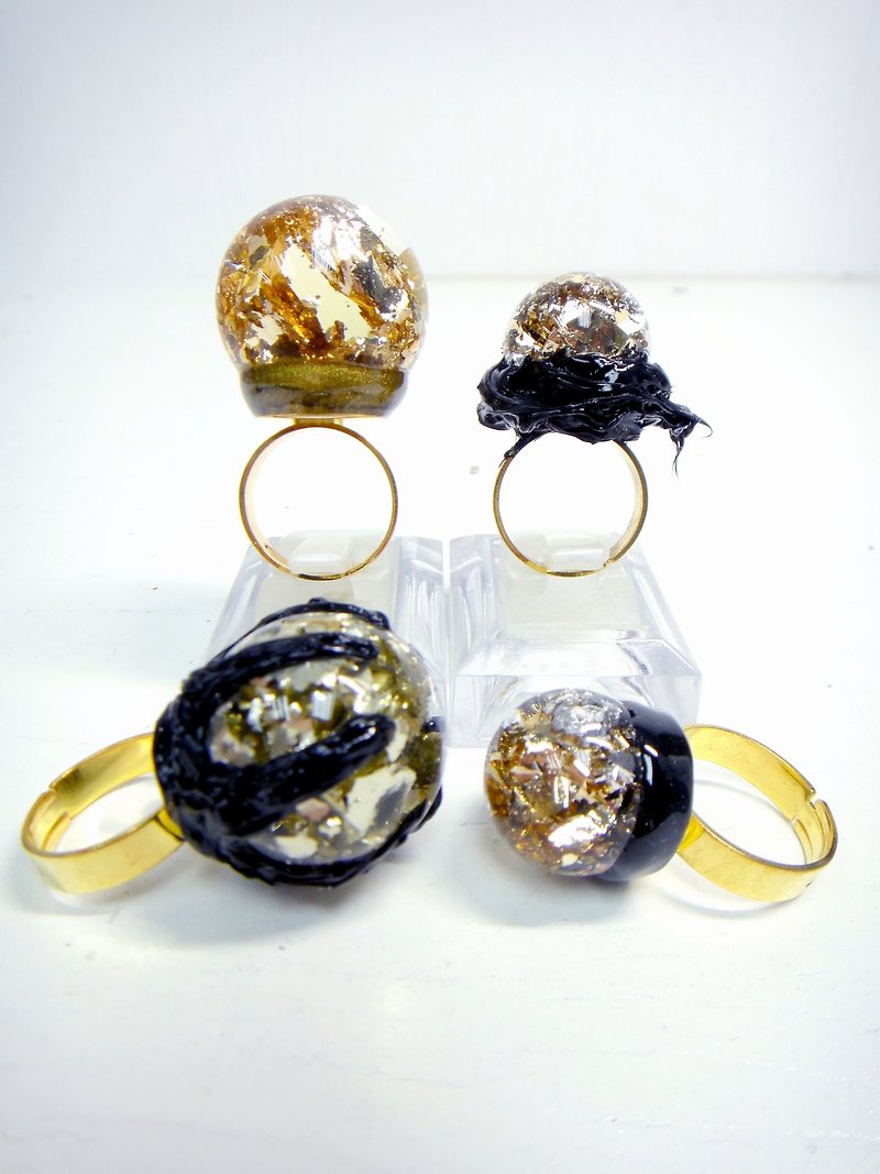 O.B.K 系列 金箔鳥巢玻璃球戒指 銀箔  水晶球 軟膠 黑色 黑暗系 - 戒指 - 玻璃 金色