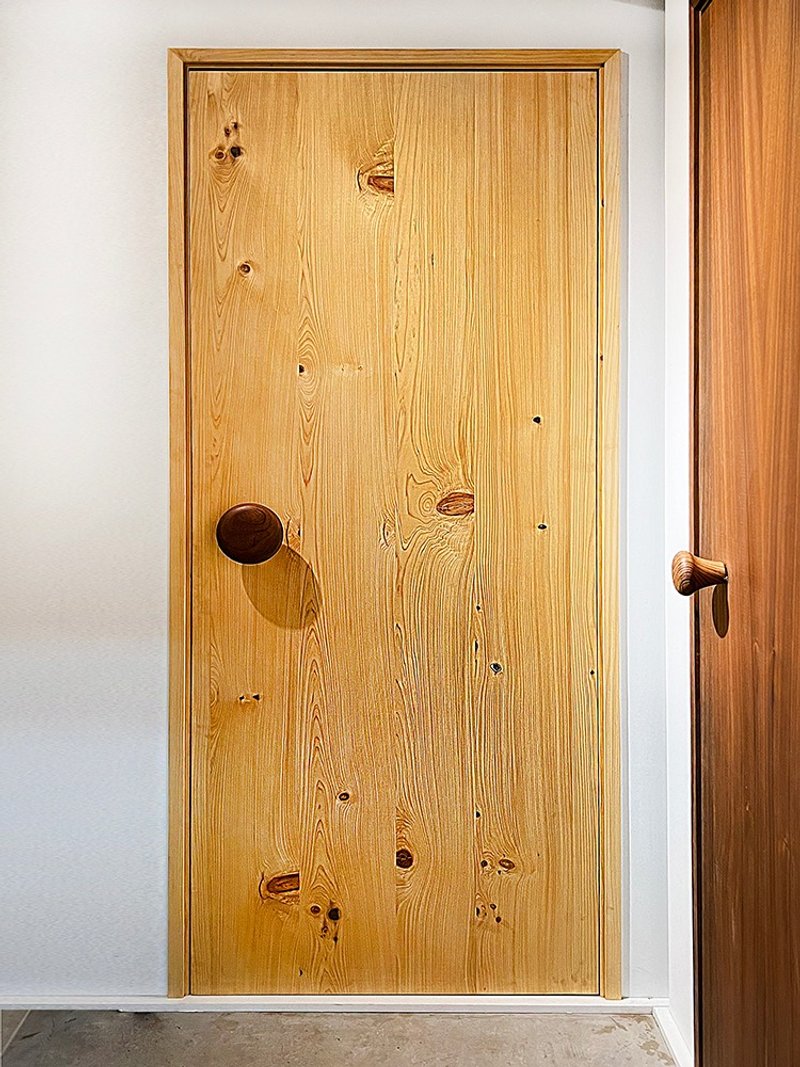 Solid wood interior door (including door bucket + imported anti-pinch hidden hinge) (can be customized) - เฟอร์นิเจอร์อื่น ๆ - ไม้ สีทอง