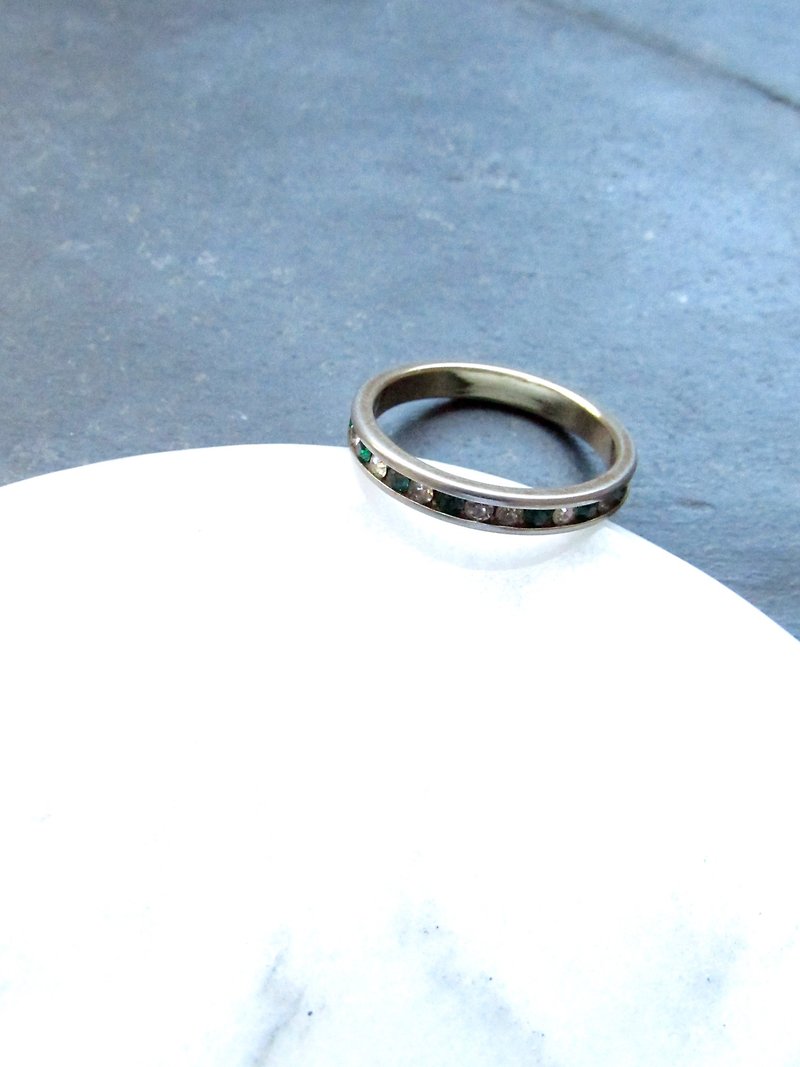Vintage Pave Muticolor Crystal Ring in Silver - แหวนทั่วไป - เงินแท้ สีเงิน